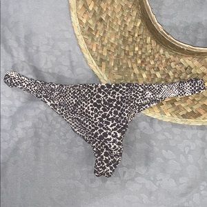 ❌❌❌ SOLD ❌❌❌ Acacia Snake Axel Bottoms